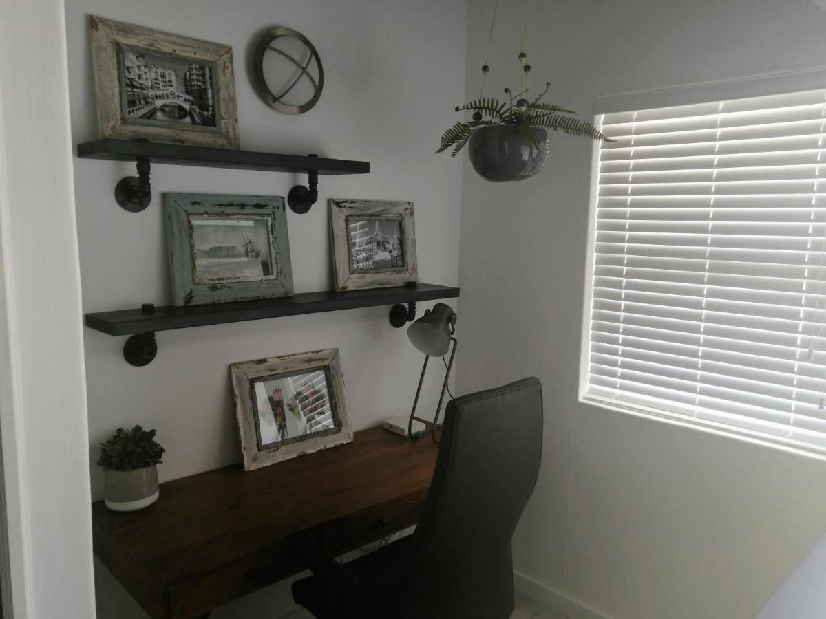 Waterfront Estate Self Catering F10 Apartment Swakopmund Bagian luar foto